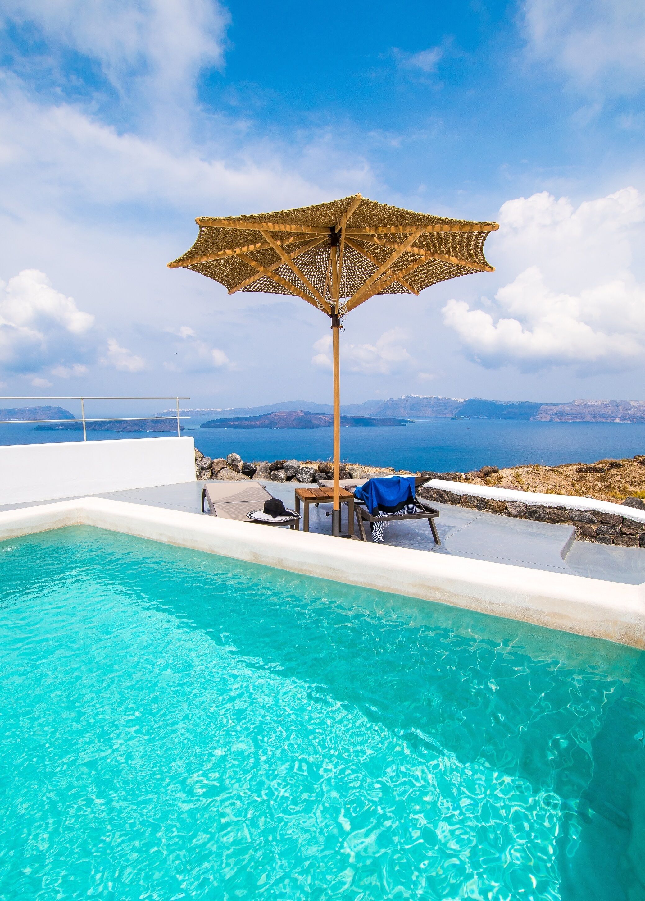 2 outdoor pools, free pool cabanas, pool umbrellas