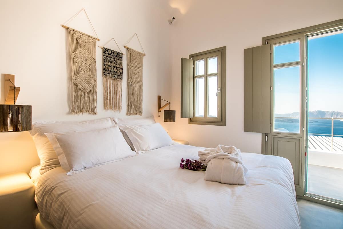 1 bedroom, premium bedding, down duvets, in-room safe