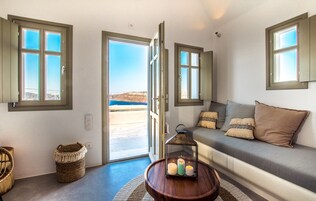 40-inch flat-screen TV with satellite channels, TV, Netflix