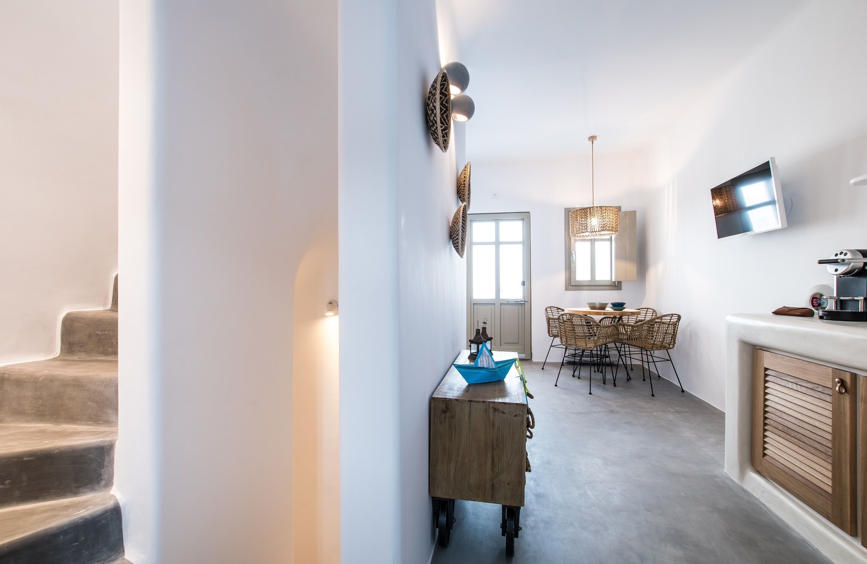 40-inch flat-screen tv with satellite channels, tv, netflix