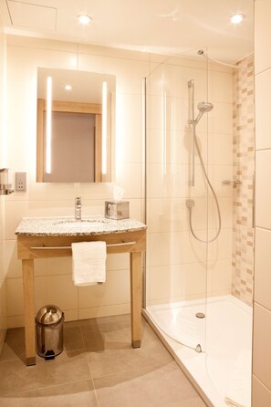 Zimmer, 1 Queen-Bett, barrierefrei | Dusche im Bad