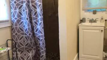 Ferienhaus, 2 Schlafzimmer | Badezimmer | Dusche, kostenlose Toilettenartikel, Handtücher