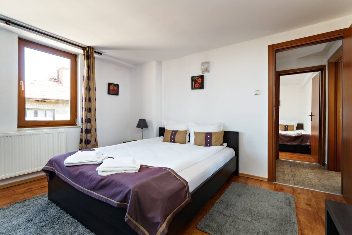 Appartamento familiare | Minibar, una cassaforte in camera, insonorizzazione, ferro/asse da stiro