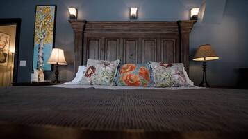 Suite, Private Bathroom (Aspen Suite at Chalet Elevation) | Premium bedding, iron/ironing board, free WiFi, bed sheets