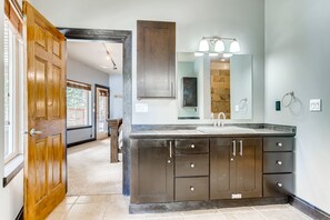 Bathroom - Chalet Elevation (Breckenridge)