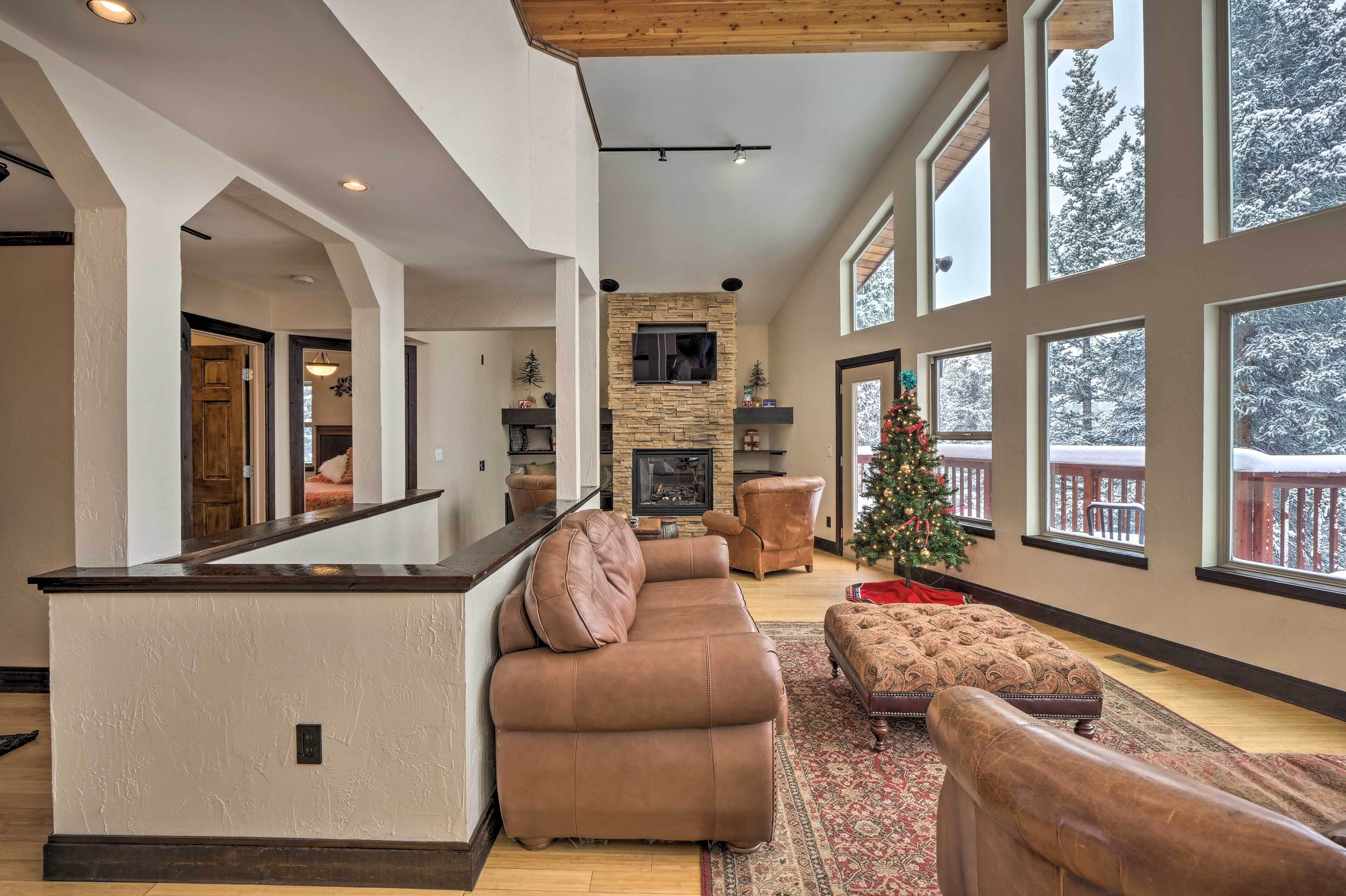 Luxury Chalet | Living area | Flat-screen TV