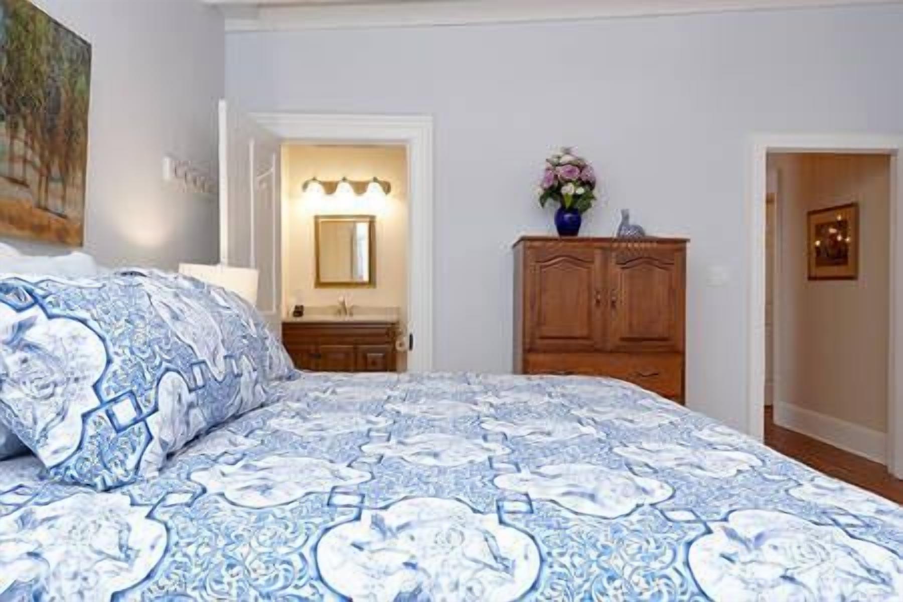 suite, 1 king bed with sofa bed | 1 bedroom, premium bedding, minibar, desk