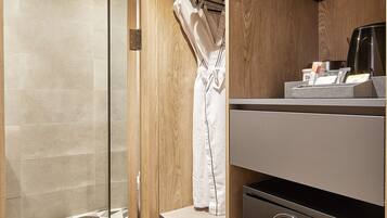 Grand Suite, Bathtub | Bathroom | Hair dryer, bathrobes, slippers, electronic bidet