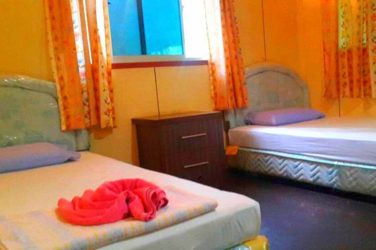 Phòng 2 giường đơn Tiêu chuẩn, 2 giường đơn, phòng tắm riêng | Bàn 