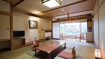 Quarto básico, banheiro compartilhado (Japanese Style) | Escrivaninha, Wi-Fi de cortesia, roupa de cama