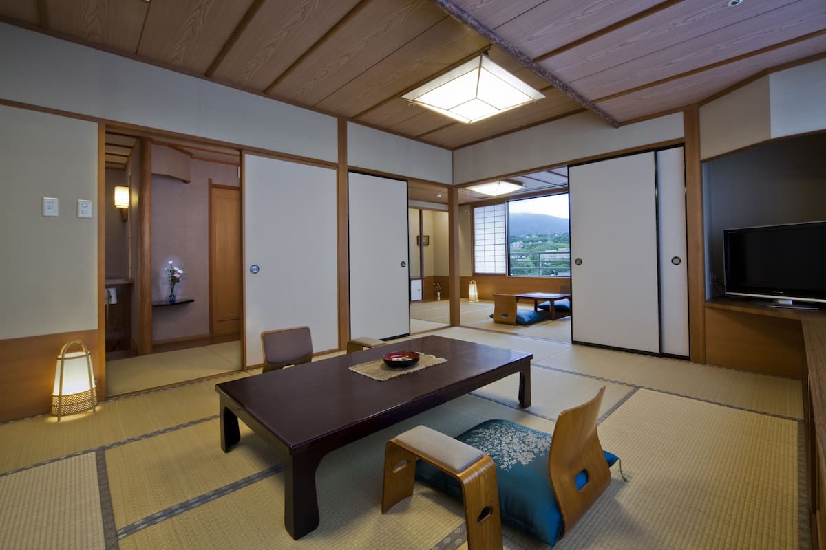 Chambre Exécutive (Japanese Style, with Open-air Bath) | Bureau, Wi-Fi gratuit, draps fournis