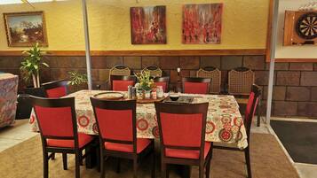 Familie suite, Meerdere bedden | Dineren op de kamer