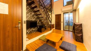 Gallery Loft, 1 Double Bed | Living area | 40-inch LED TV with digital channels, TV