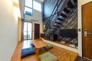 Gallery Loft, 1 Double Bed | Premium bedding, desk, blackout drapes, free WiFi