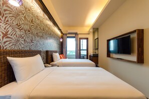 Superior Twin Room, Sea View | Premium bedding, desk, blackout drapes, free WiFi