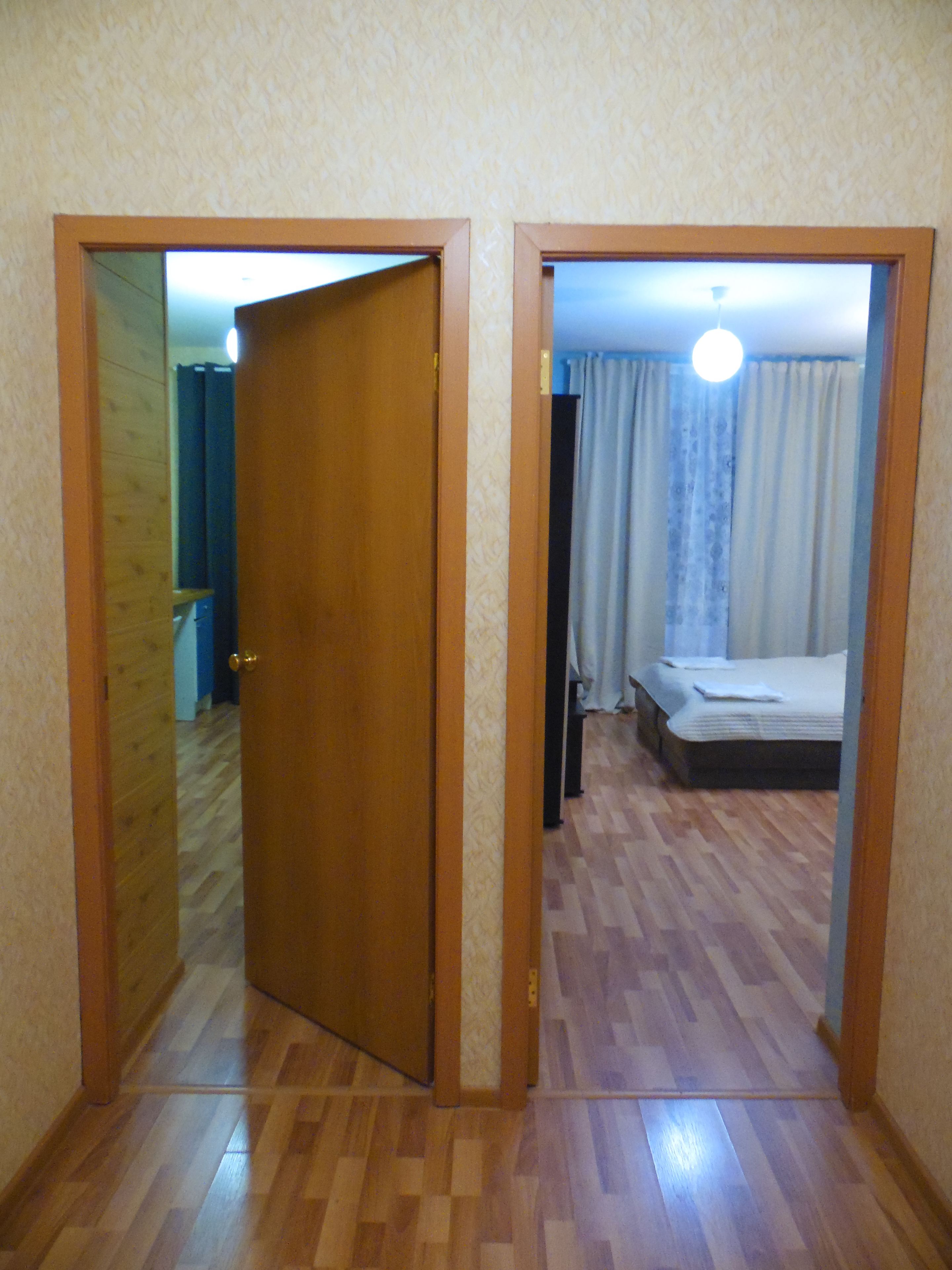 Standard-Apartment, 1 Schlafzimmer, Balkon, Stadtblick | 1 Schlafzimmer, Schreibtisch, Bügeleisen/Bügelbrett, kostenloses WLAN