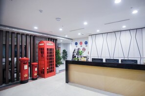 Área de estar no saguão