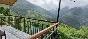 Balcony - Nature Drops (Kosiyakutoli)