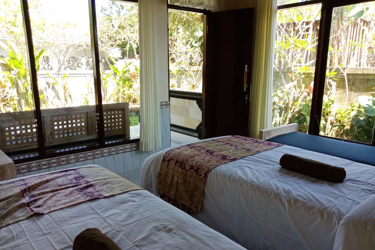 Deluxe Twin Room | Desk, rollaway beds, free WiFi