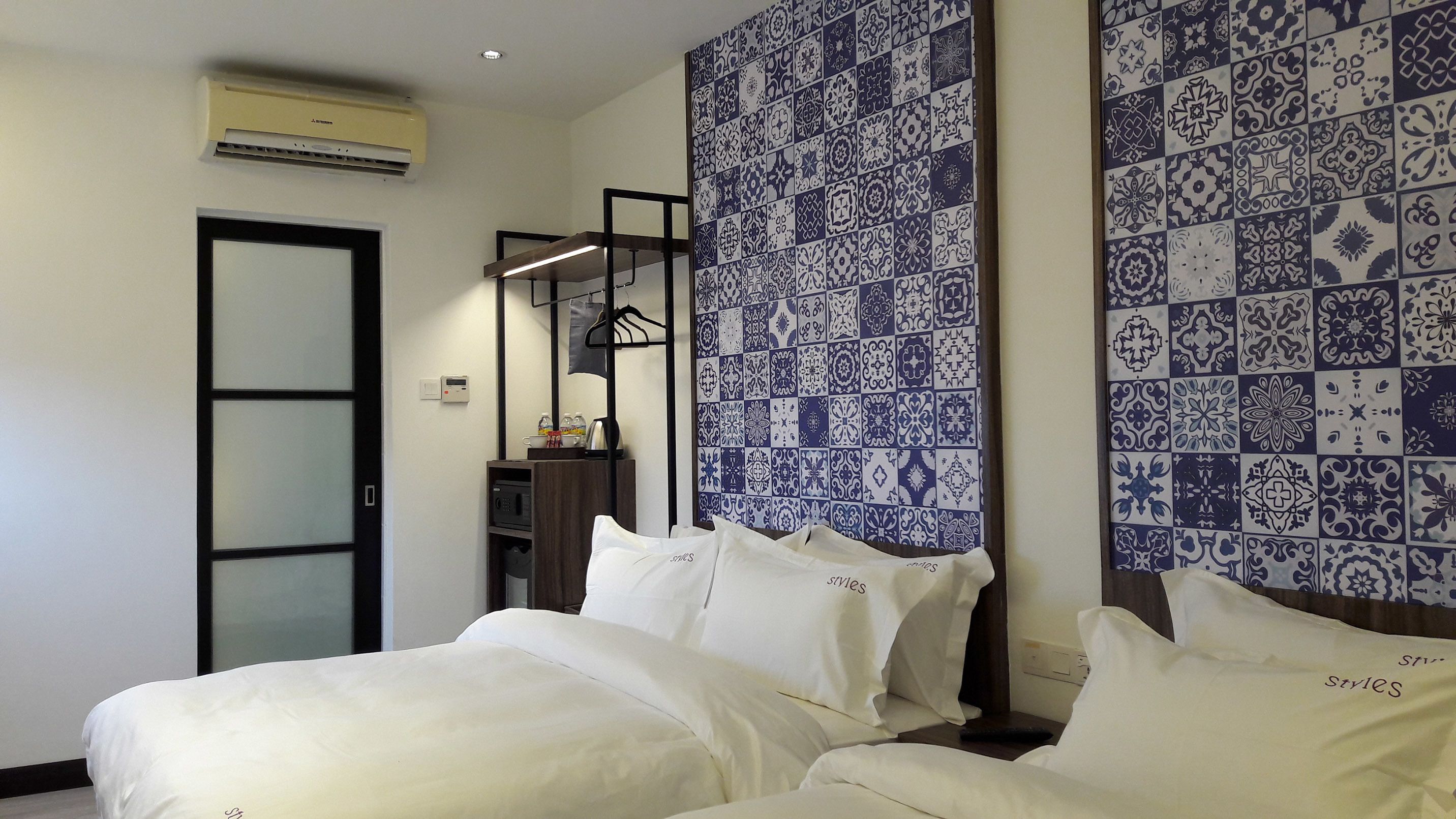 family triple room | in-room safe, desk, free wifi, bed sheets