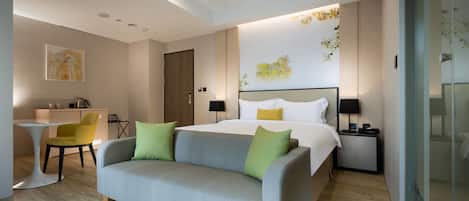 Superior Double Room | Desk, blackout drapes, free WiFi