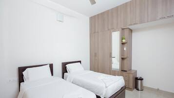 18 bedrooms, in-room safe, desk, soundproofing