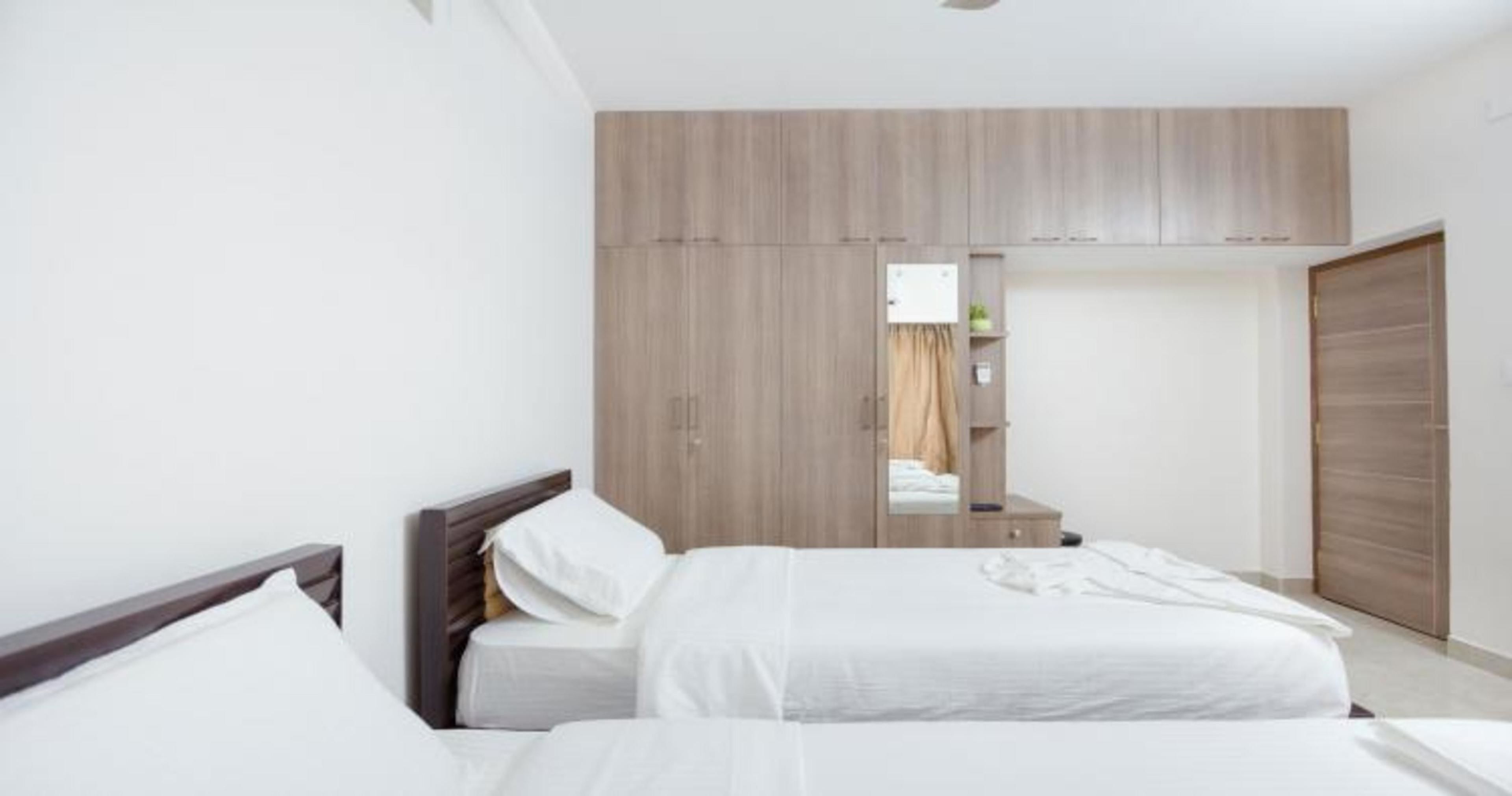 18 bedrooms, in-room safe, desk, soundproofing