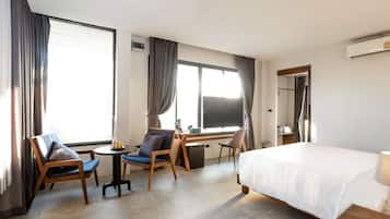 Deluxe Double Room | In-room safe, desk, blackout drapes, soundproofing