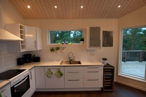 Premium Townhome, 3 Bedrooms, Sauna, Sea View | Private kitchen