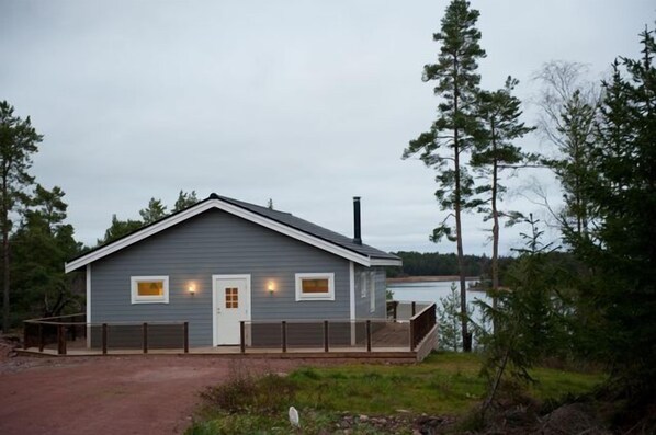 Premium resortwoning, 3 slaapkamers, sauna, uitzicht op zee | Een bureau, verduisterende gordijnen, geluiddichte muren