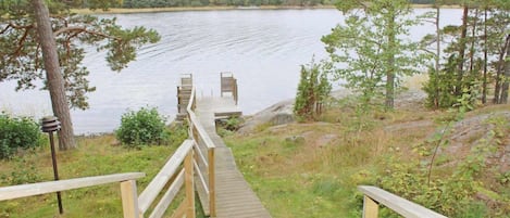 Comfort villa, 2 slaapkamers, uitzicht op zee | Badkamer | Gratis toiletartikelen, een haardroger, handdoeken