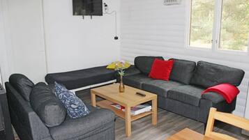 Villa Comfort - 2 sovrum - mot havet | Vardagsrum | Platt-tv