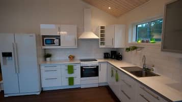 Premium Townhome, 3 Bedrooms, Sauna, Sea View | Private kitchen | Fridge, microwave, stovetop, dishwasher