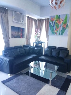 Perhehuoneisto, 2 makuuhuonetta, pääsy uima-altaalle, uima-altaan luona | Oleskelualue | Taulutelevisio, Netflix, ensi-iltaelokuvia, MP3-telakointiasema