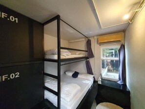 Family Triple Room (E/F) | Kostenloses WLAN, Bettwäsche