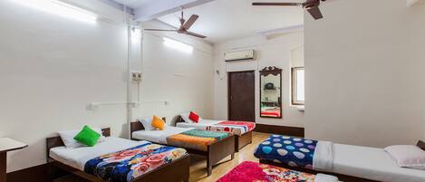 Desk, rollaway beds, free WiFi