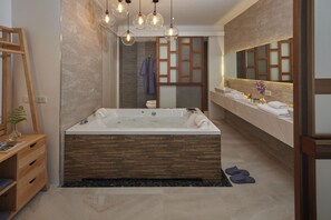 Jacuzzi Deluxe Room - Transfer from Hua Hin Airport | Bathroom | Shower, free toiletries, hair dryer, bathrobes