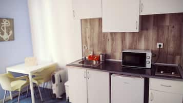 Apartment, 1 Bedroom | Private kitchen