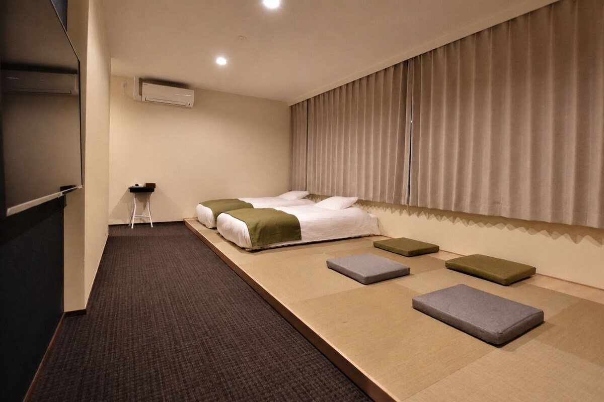 Comfort Studio Suite, Multiple Beds, Non Smoking, Hot Tub | Soundproofing, WiFi (free), individually decorated