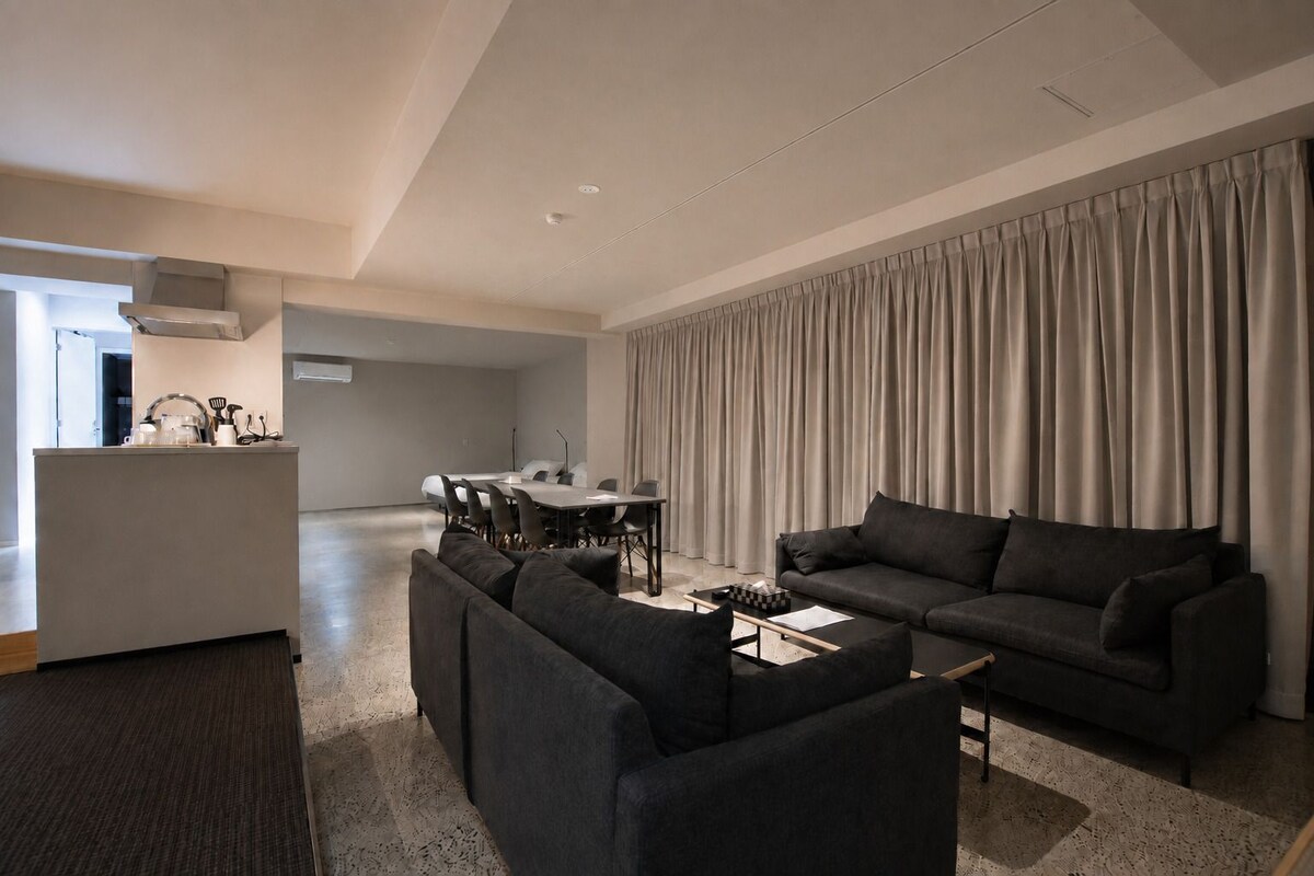 Presidential Studio Suite, Non Smoking, Refrigerator & Microwave | Living area | Flat-screen TV