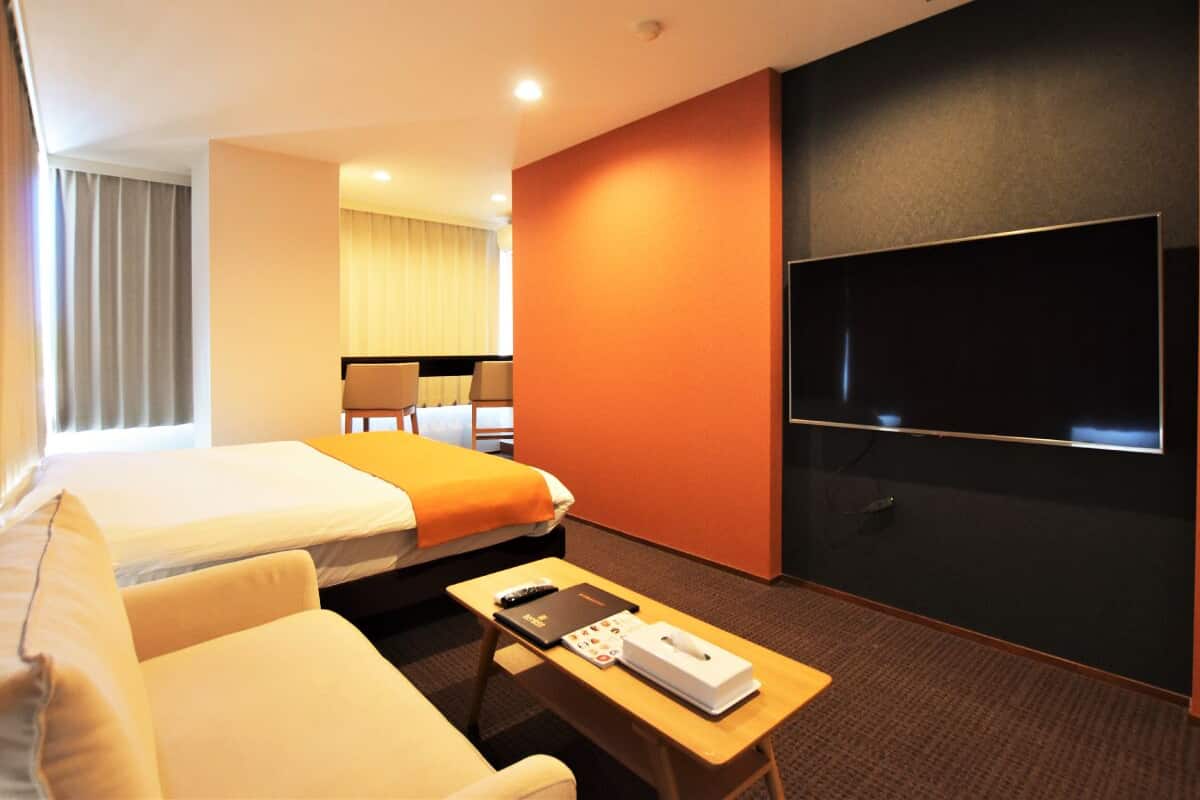 Romantic Studio Suite, 1 Queen Bed, Non Smoking, Hot Tub | Individually decorated, individually furnished, soundproofing, free WiFi