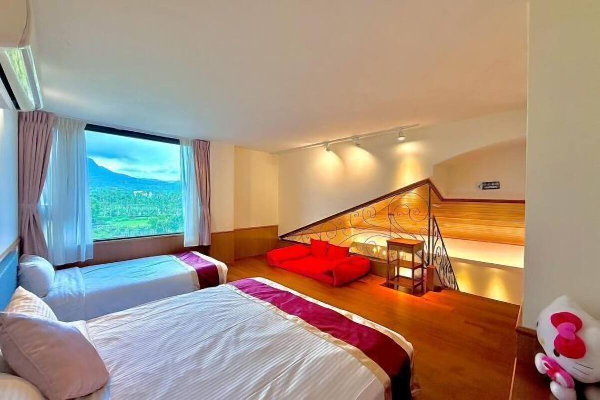 Ropa de cama de alta calidad, cubrecamas, minibar y cortinas blackout