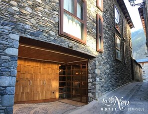 Exterior - Hotel La Neu (Benasque)