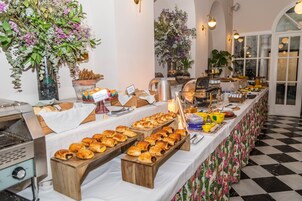 Daily buffet breakfast (EUR 18 per person)