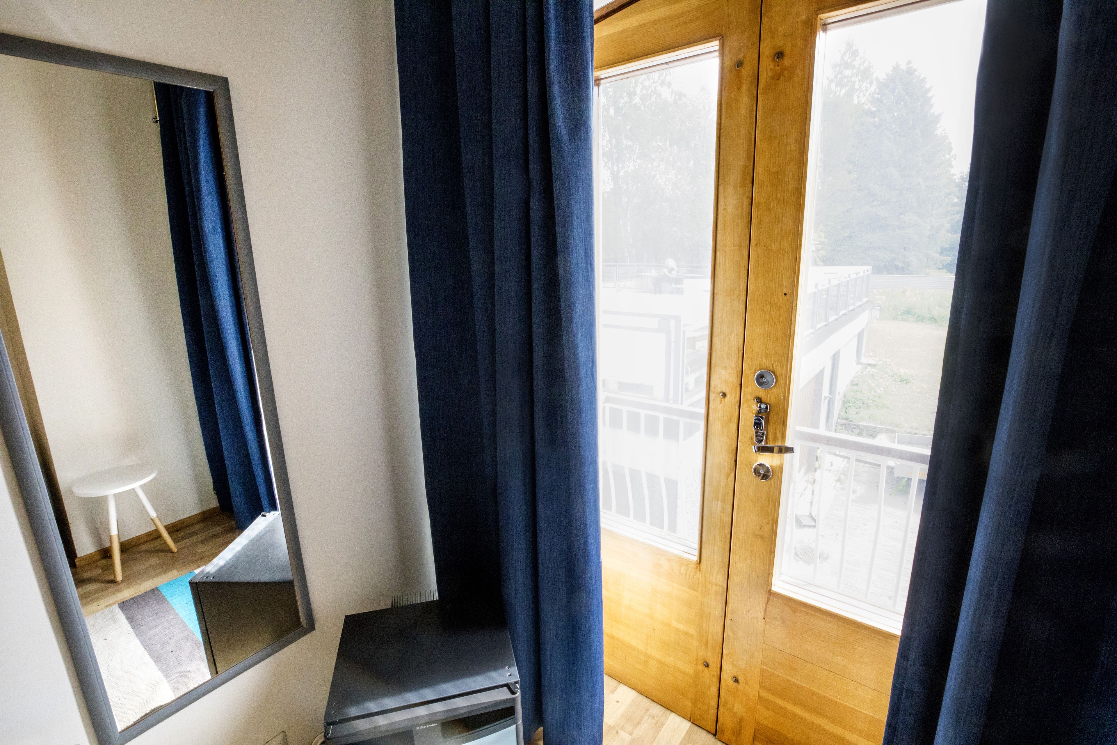 1 bedroom, desk, laptop workspace, blackout curtains