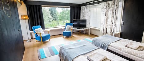 1 bedroom, desk, laptop workspace, blackout drapes