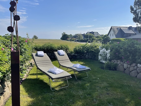 Jardín. Ferienhaus Weetstich