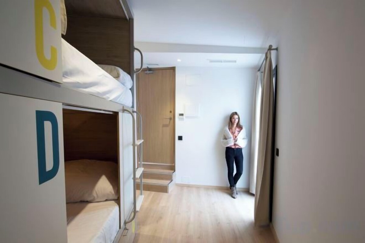 Couette en duvet, fer et planche à repasser, accès au Wi-Fi (inclus)