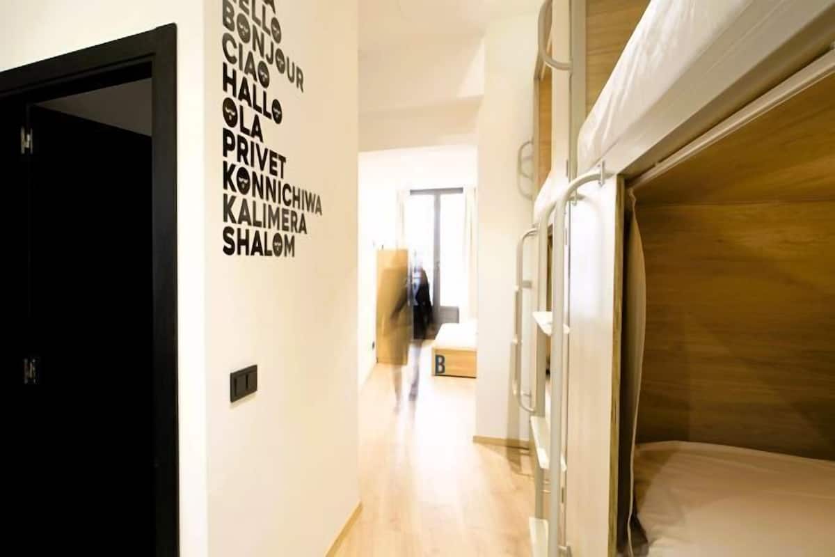 Down duvets, iron/ironing board, free WiFi, bed sheets