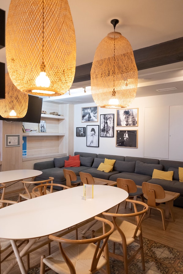 Lobby-Lounge